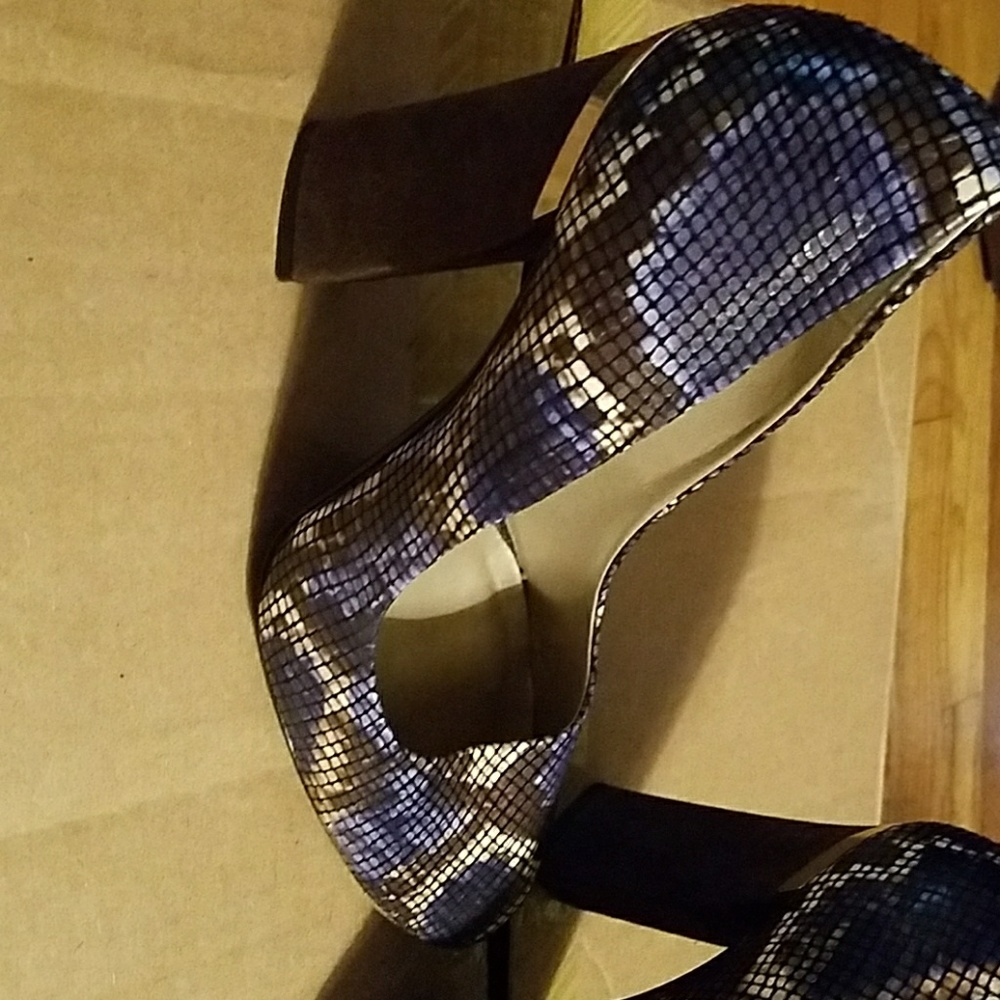 Shoes - Picture 2 of 3